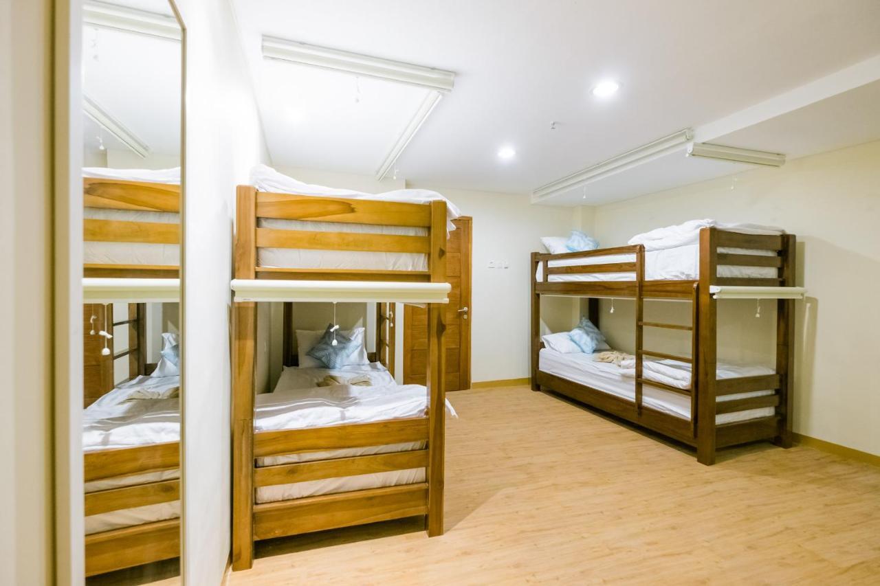 Caroline Hostel Canggu Eksteriør bilde