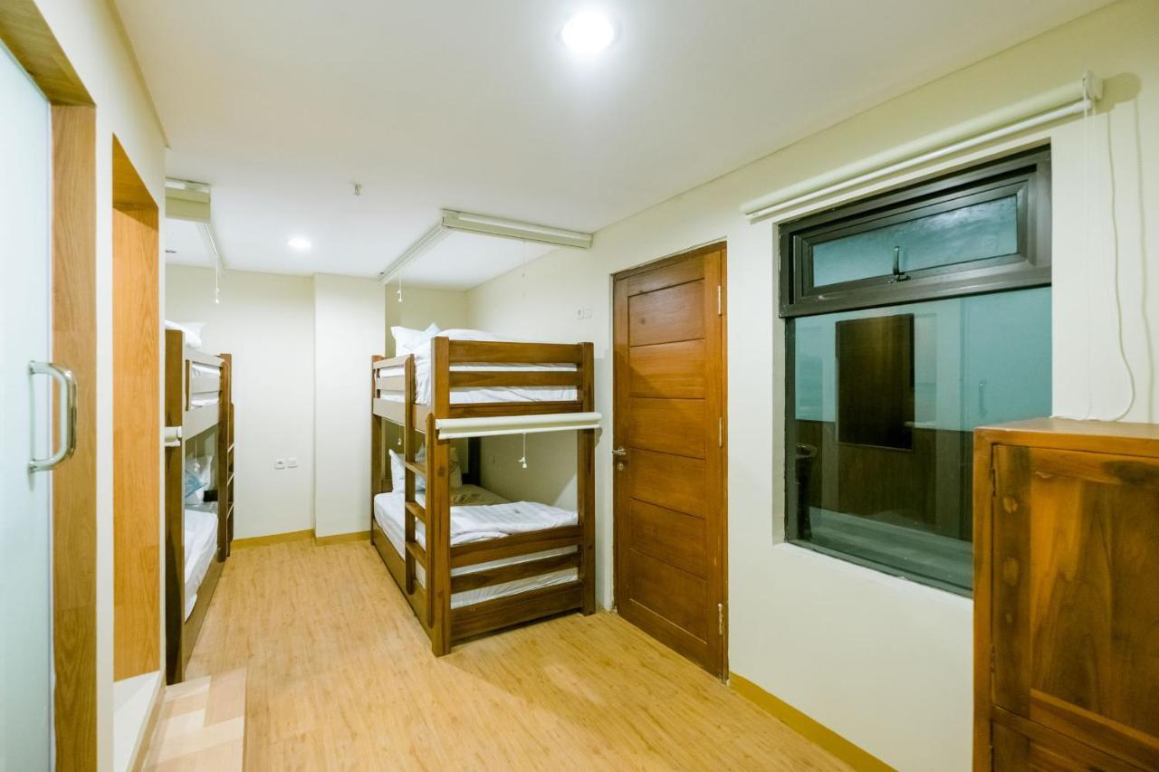 Caroline Hostel Canggu Eksteriør bilde