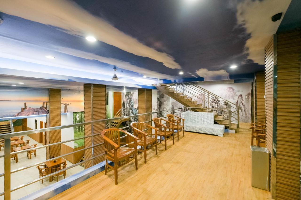 Caroline Hostel Canggu Eksteriør bilde