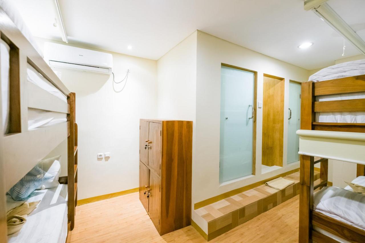 Caroline Hostel Canggu Eksteriør bilde